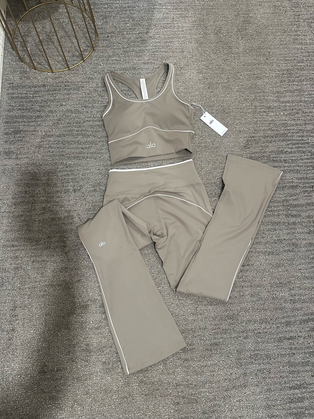 Alo Yoga Taupe Sports Bra & Flare Leggings Set - Picture 2 of 2